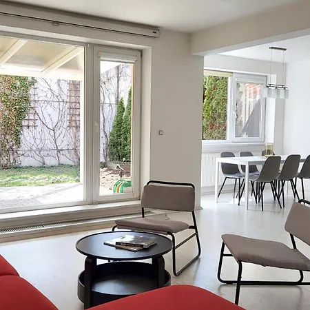 Private In Prague, Cosy And Quiet בית אירוח